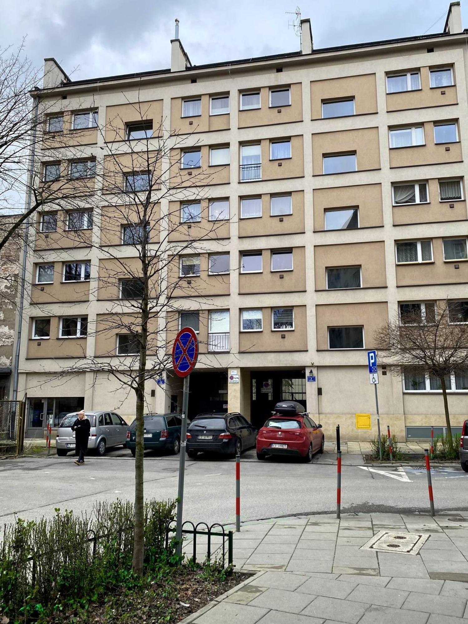 Nafenna 2-bedroom In Old Town Apartment *